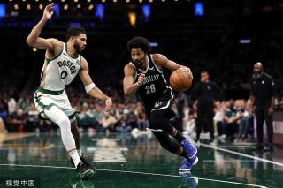 在此背景下 在此背景下